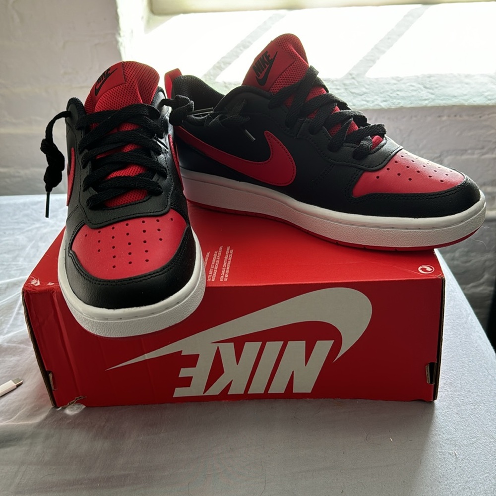 Nike Court Lows - Picture 3 of 5